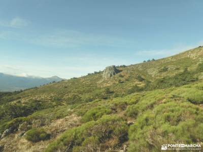 Lagunillas y Pico El Nevero; nacimiento del urederra ribera sacra viajes baratos agosto acantilados 